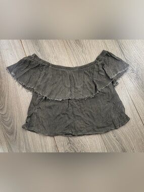Ecote Off-Shoulder Ruffle Top — Charcoal